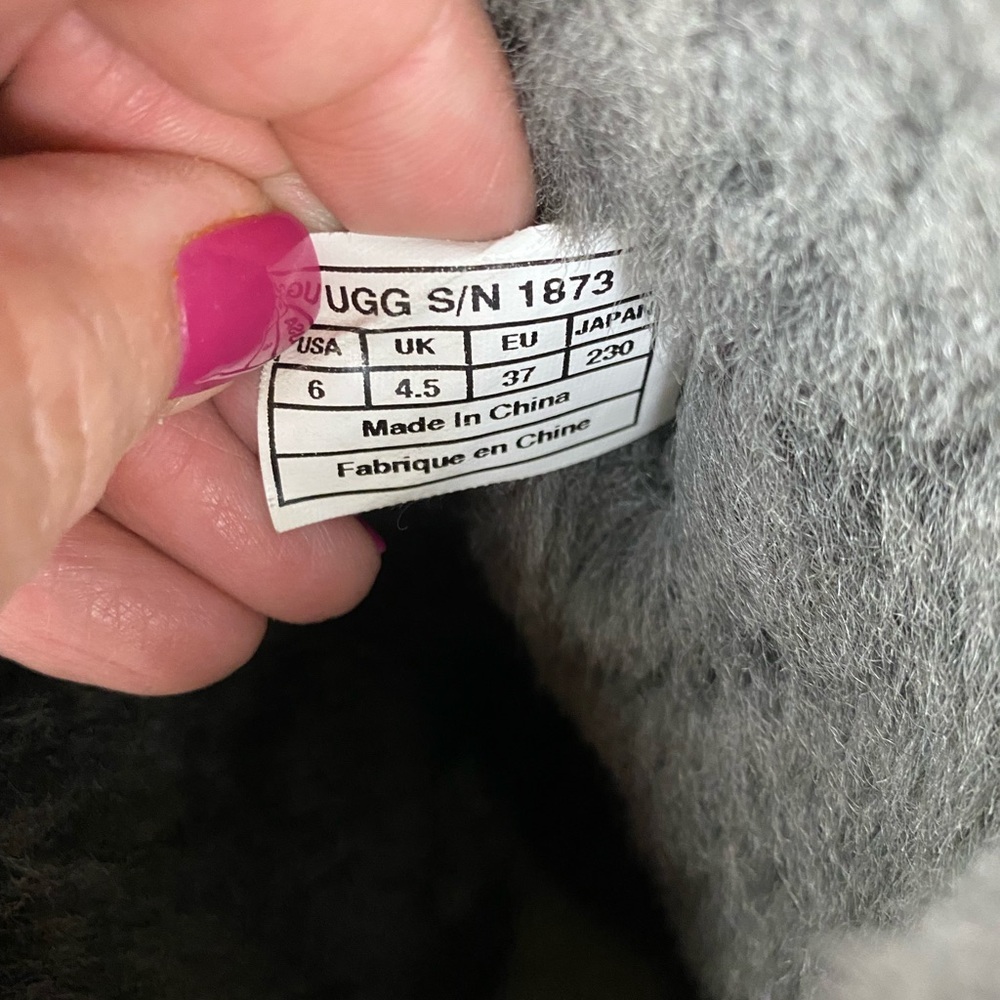 Ugg Grey Bailey 3 Button Boots Size 6 - image 8